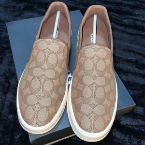 Coach——women’s 9, New in box!!!